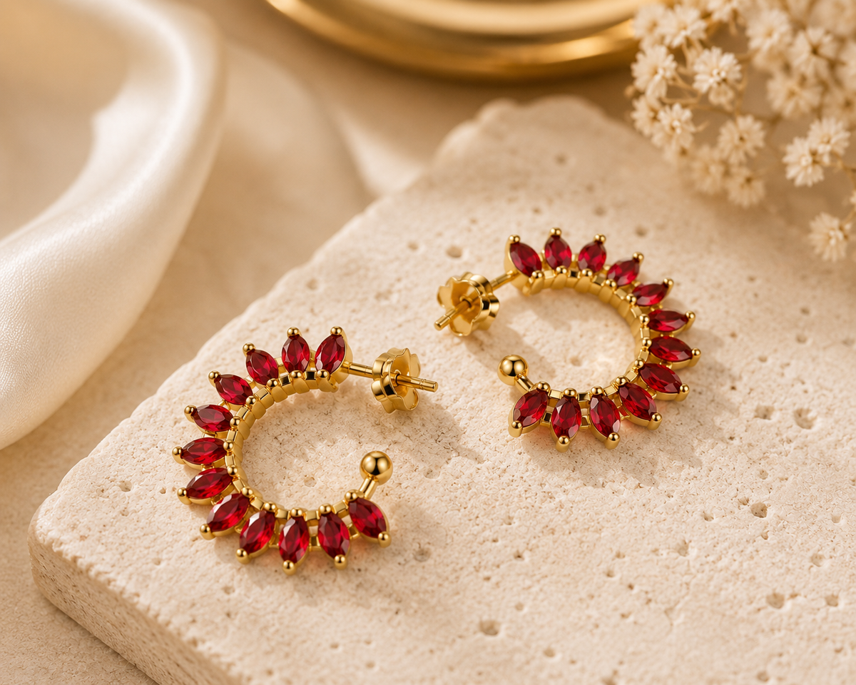 Brincos Meia-Argola Zircônias Vermelhas Marquise – Aço Inoxidável & Banho a Ouro PVD