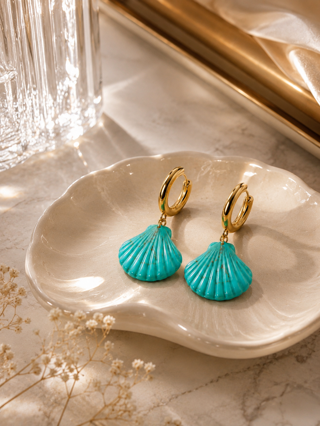 Brincos Argola & Concha Marítima Verde Turquesa – Aço Inoxidável & Banho a Ouro PVD