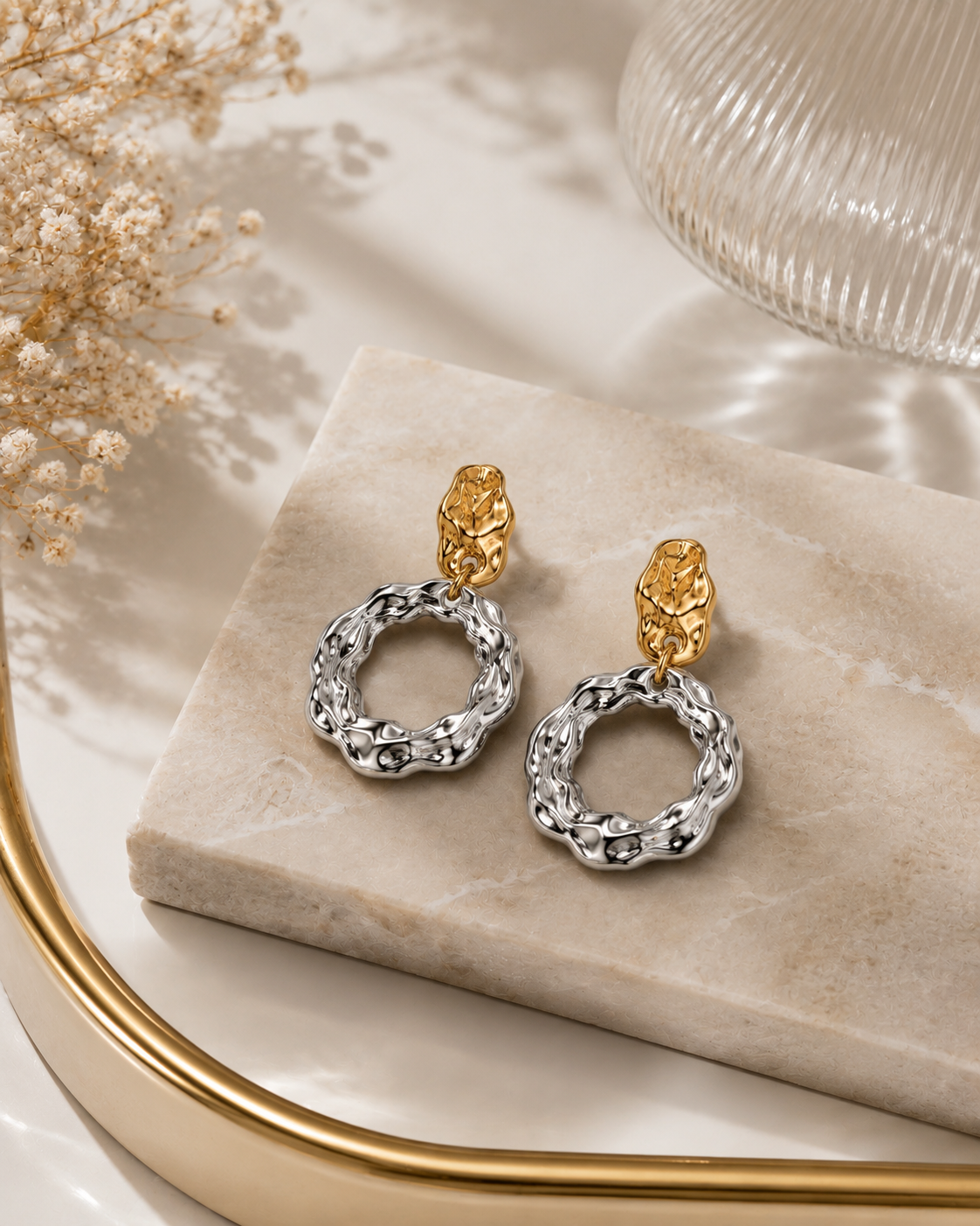 Brincos Orgânicos Bicolores Dourado & Prateado – Aço Inoxidável & Banho a Ouro PVD