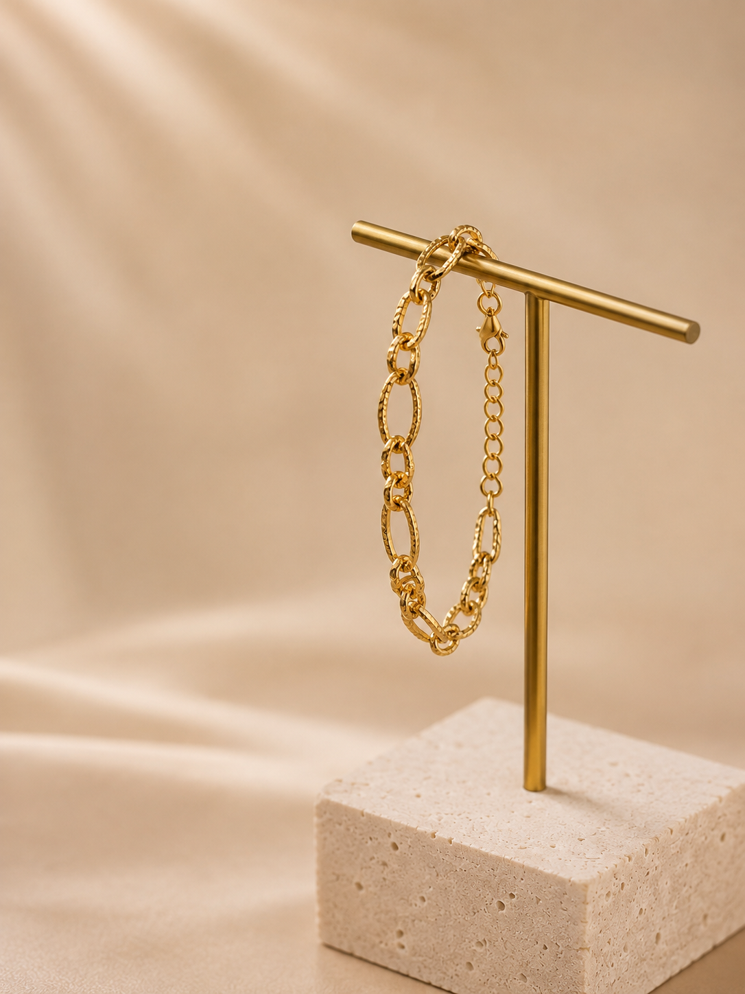 Pulseira Elos Ovais Texturizados – Aço Inoxidável & Banho a Ouro PVD