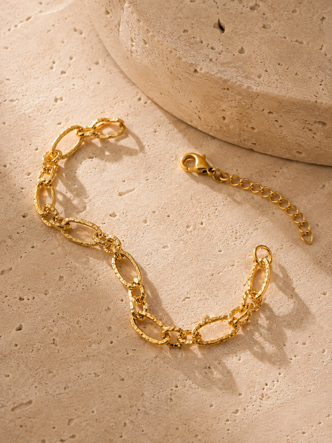 Pulseira Elos Ovais Texturizados – Aço Inoxidável & Banho a Ouro PVD
