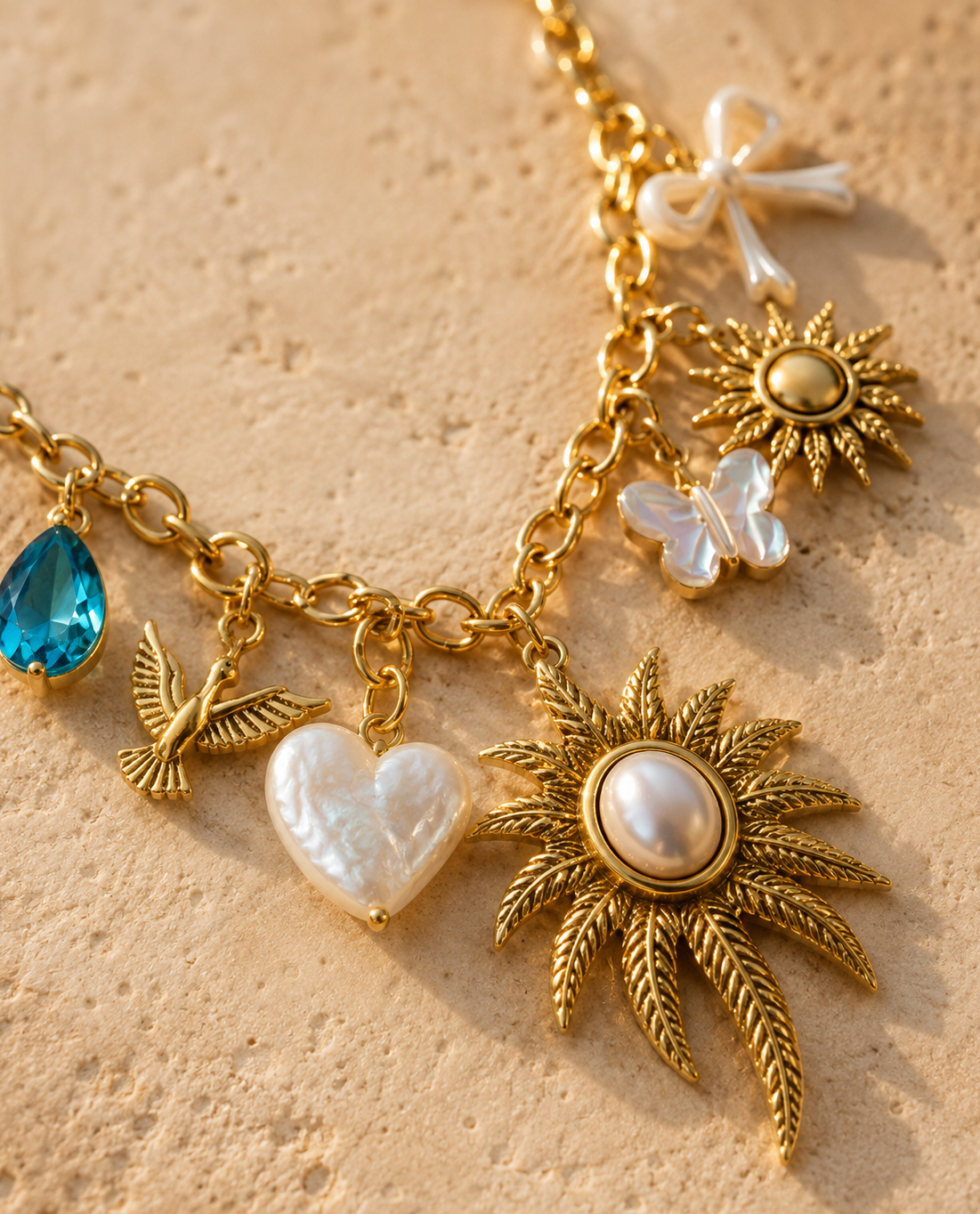 Colar Charms Sol Tropical & Palmeira – Aço Inoxidável & Banho a Ouro PVD